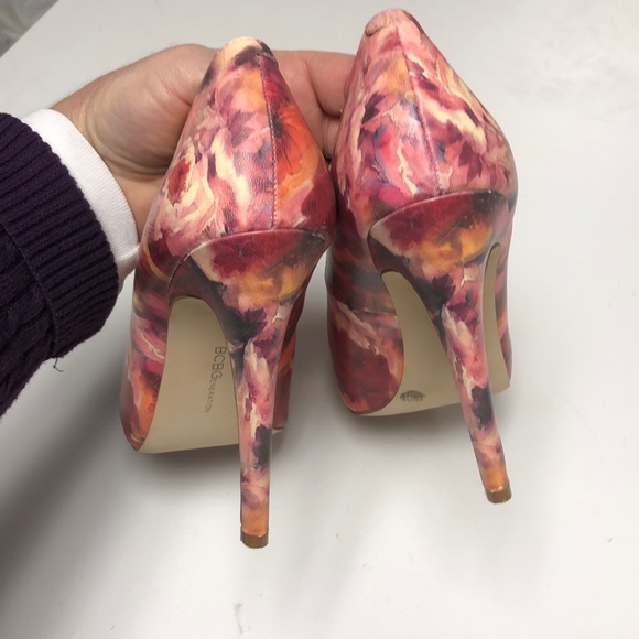BCBGeneration Size 8 Parade heels - Picture 7 of 10